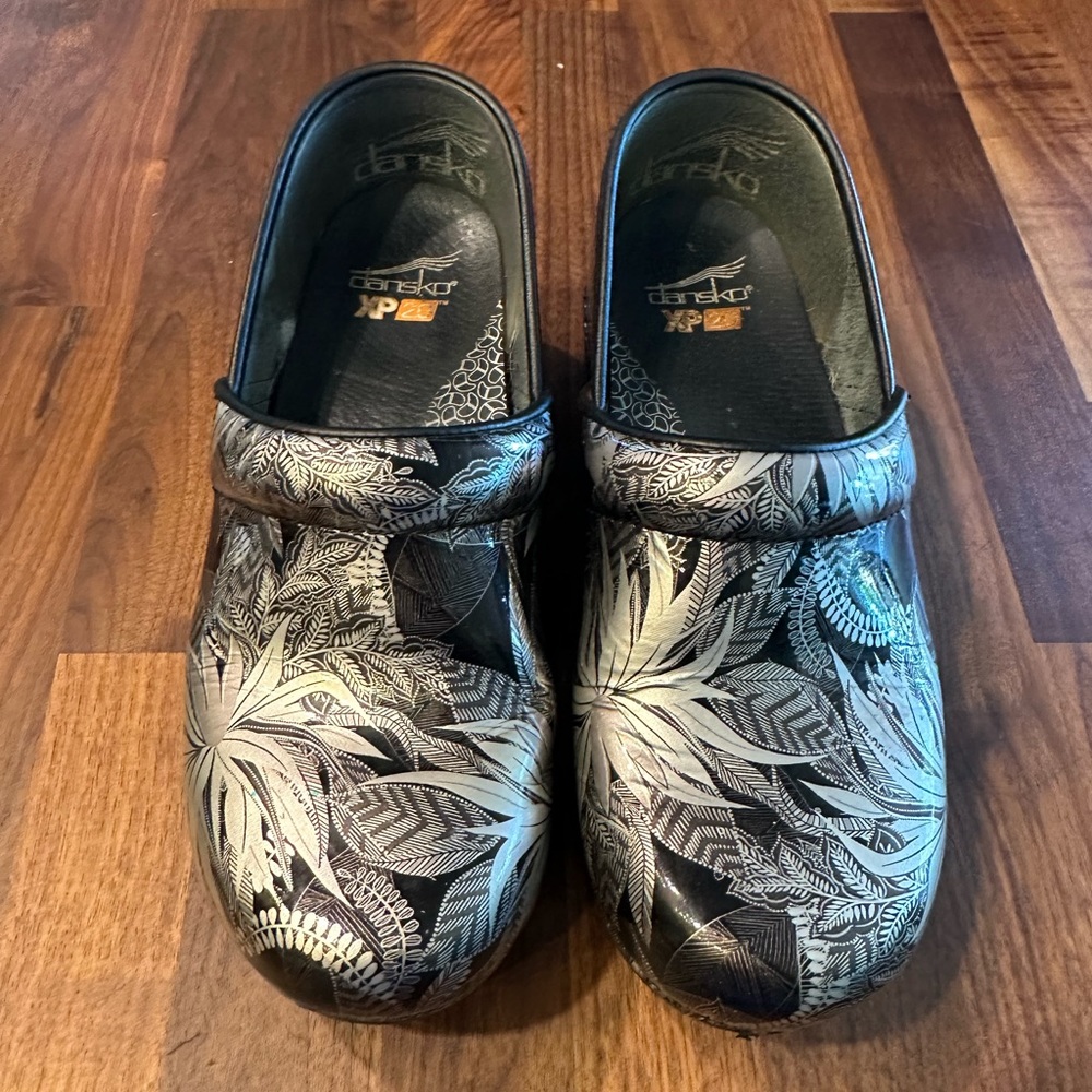 Dansko XP 2.0 Professional Clogs, 39 Fossilized